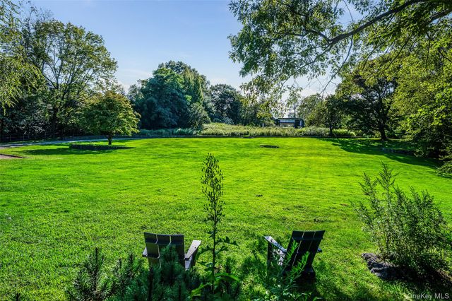 12 Haights Cross Road, Chappaqua, NY 10514