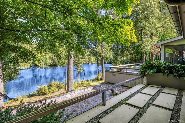 12 Haights Cross Road, Chappaqua, NY 10514