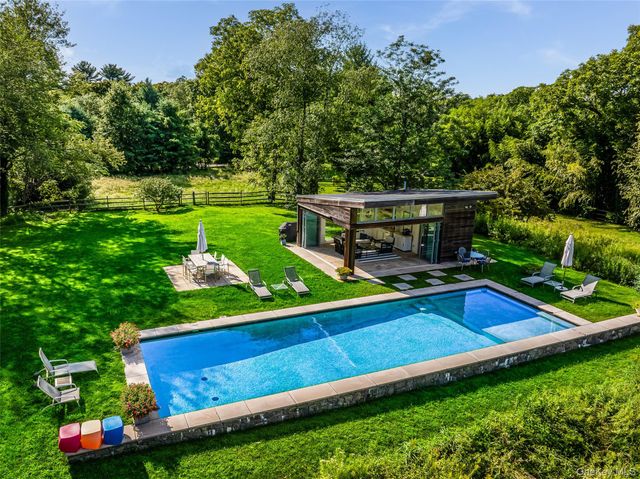 12 Haights Cross Road, Chappaqua, NY 10514