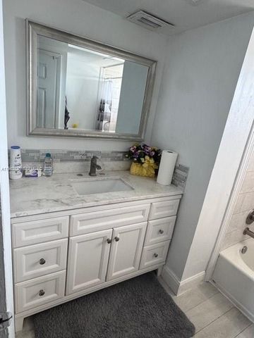 1075 NE Miami Gardens Drive 706, Miami, FL 33179