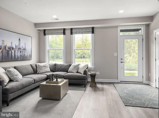 13041 HATTONTOWN SQ, Herndon, VA 20171