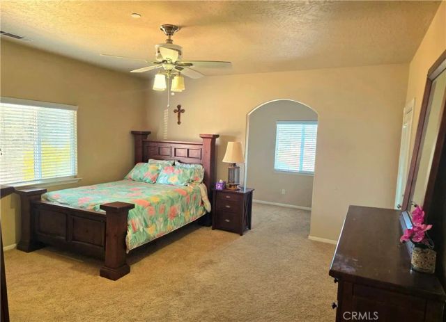 12720 Farmington Street, Oak Hills, CA 92344