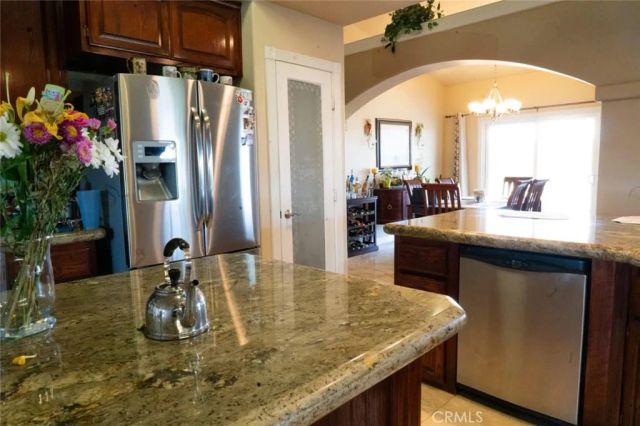 12720 Farmington Street, Oak Hills, CA 92344