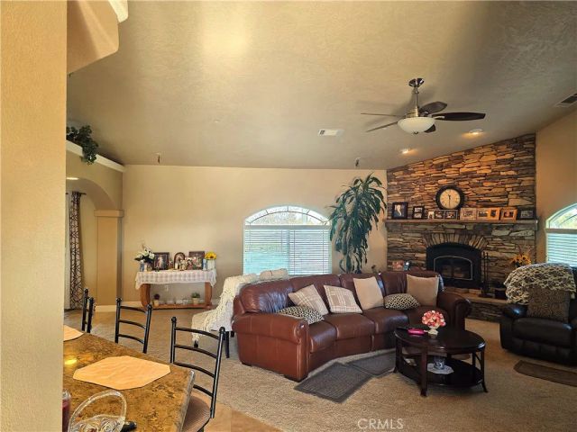 12720 Farmington Street, Oak Hills, CA 92344