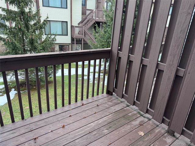 10 Evan Court, Nanuet, NY 10954