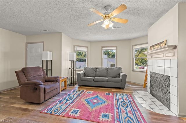6001 Southcrest Drive, Clemmons, NC 27012