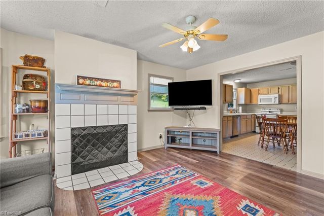 6001 Southcrest Drive, Clemmons, NC 27012