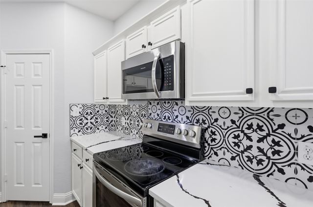 315 Londonderry Lane, Mansfield, TX 76063