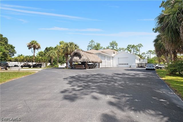 6761 Golden Gate PKWY, Naples, FL 34105