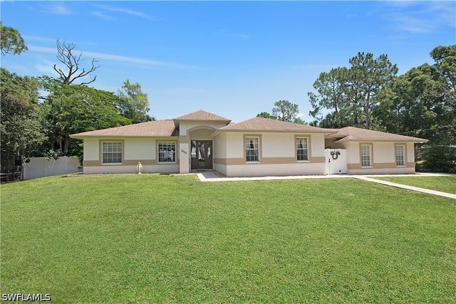 6761 Golden Gate PKWY, Naples, FL 34105