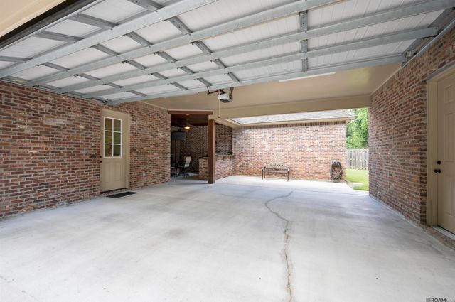 18191 Villa Trace Ave, Greenwell Springs, LA 70739