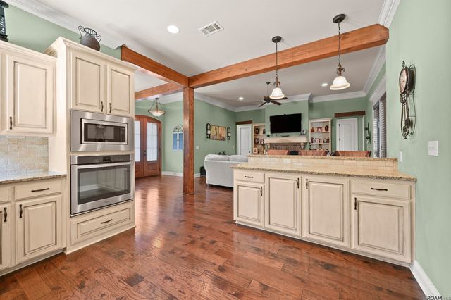 18191 Villa Trace Ave, Greenwell Springs, LA 70739