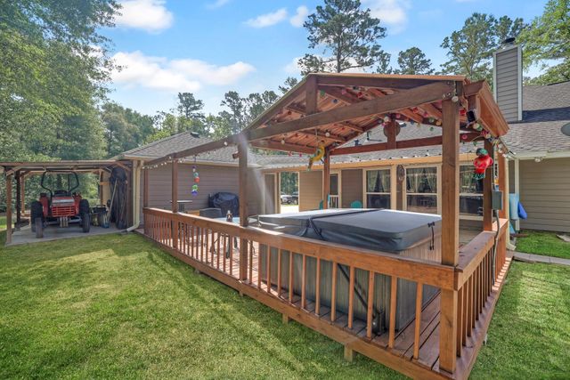 8997 Hickory Road, Plantersville, TX 77363