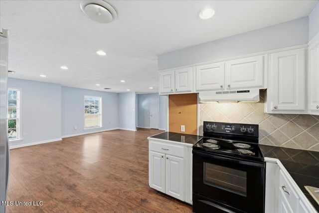 1214 Pineview Drive, Clinton, MS 39056