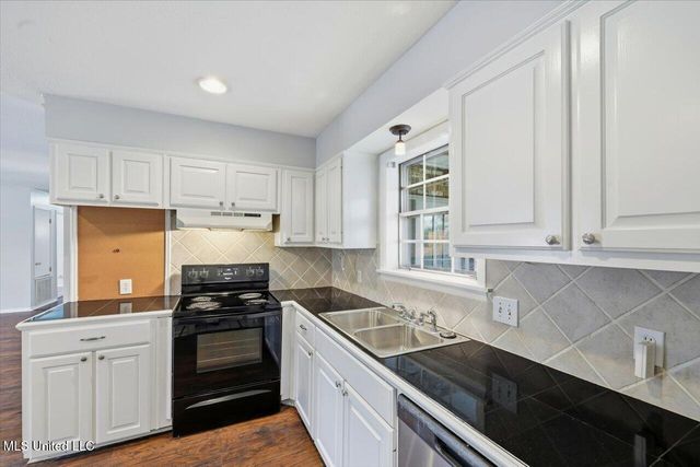 1214 Pineview Drive, Clinton, MS 39056