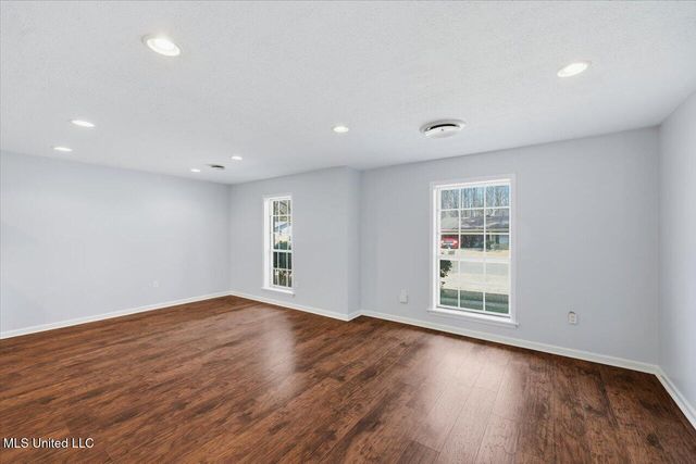 1214 Pineview Drive, Clinton, MS 39056