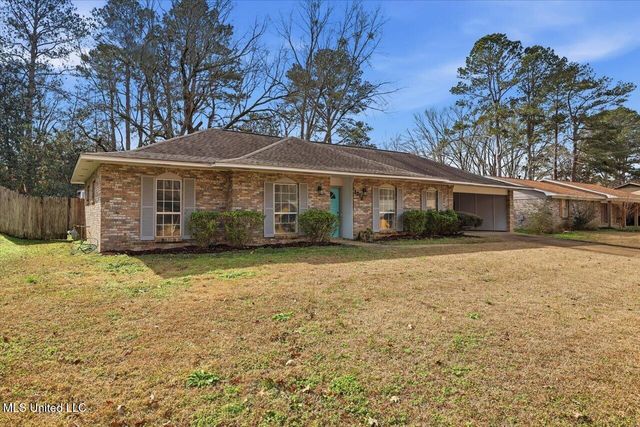 1214 Pineview Drive, Clinton, MS 39056