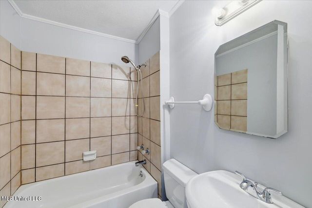 1214 Pineview Drive, Clinton, MS 39056