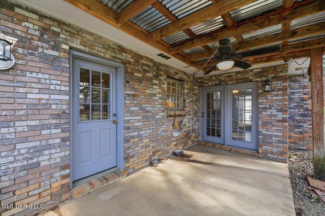 1214 Pineview Drive, Clinton, MS 39056