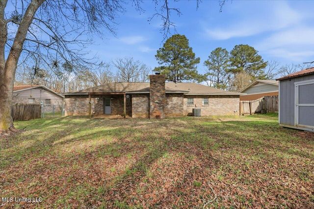 1214 Pineview Drive, Clinton, MS 39056