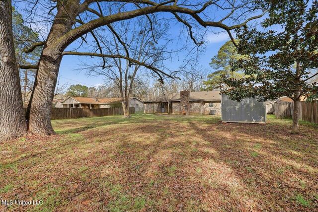 1214 Pineview Drive, Clinton, MS 39056