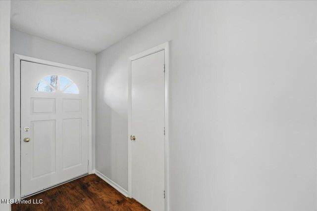 1214 Pineview Drive, Clinton, MS 39056