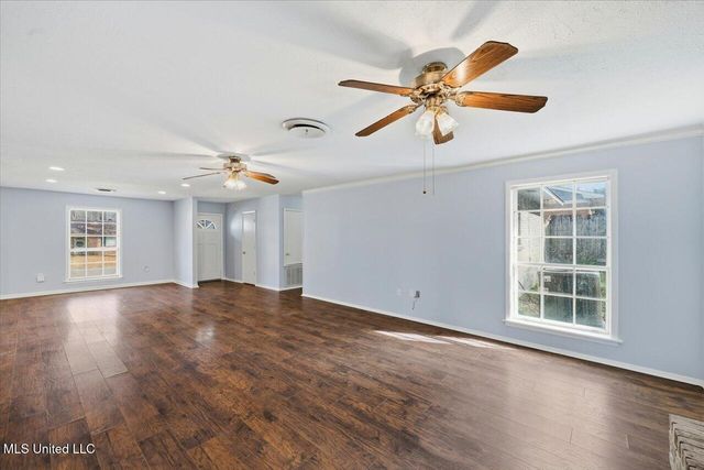 1214 Pineview Drive, Clinton, MS 39056