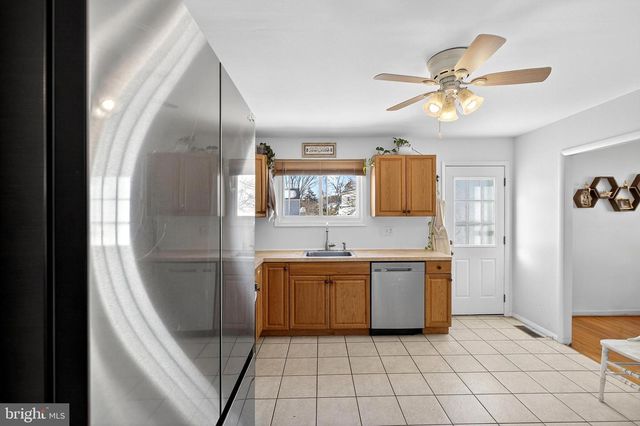 12 COLGATE DR, Cherry Hill, NJ 08034