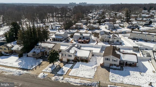 12 COLGATE DR, Cherry Hill, NJ 08034