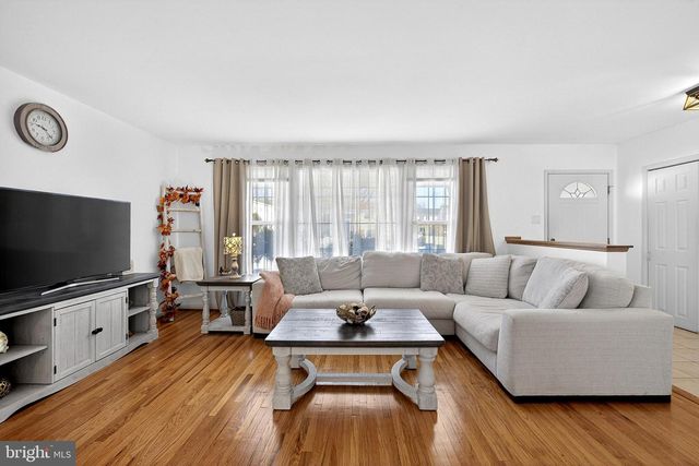 12 COLGATE DR, Cherry Hill, NJ 08034