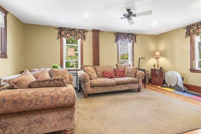 22 Varney St, Salem, MA 01970