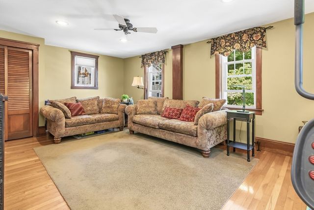 22 Varney St, Salem, MA 01970