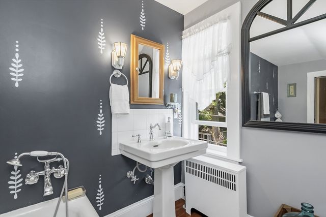 22 Varney St, Salem, MA 01970