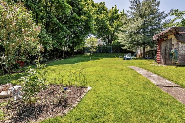 22 Varney St, Salem, MA 01970