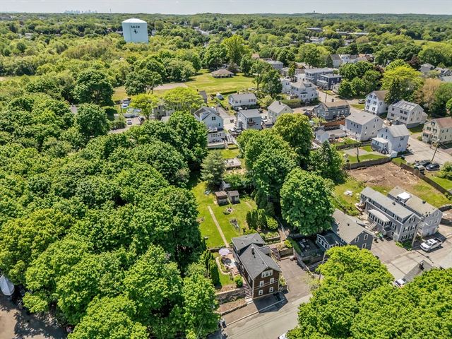 22 Varney St, Salem, MA 01970