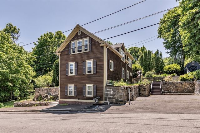 22 Varney St, Salem, MA 01970