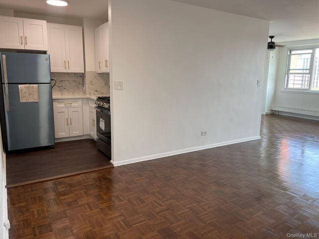 16420 Highland Avenue 4B, Jamaica, NY 11432