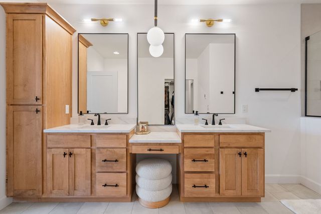 6524 Meghan Avenue, Bettendorf, IA 52722