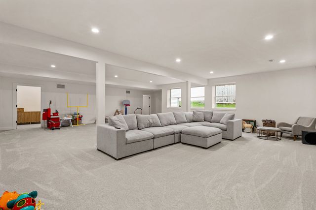 6524 Meghan Avenue, Bettendorf, IA 52722