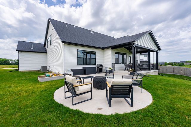 6524 Meghan Avenue, Bettendorf, IA 52722