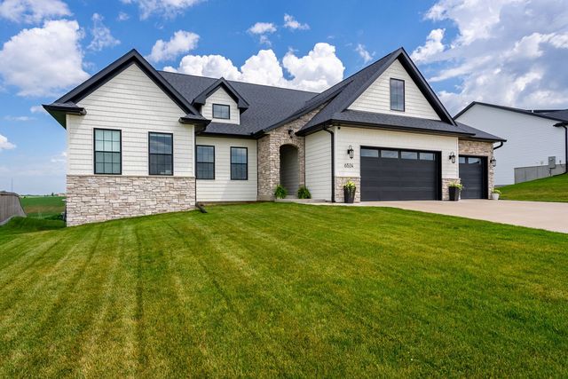 6524 Meghan Avenue, Bettendorf, IA 52722