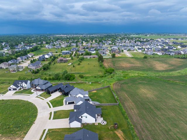 6524 Meghan Avenue, Bettendorf, IA 52722