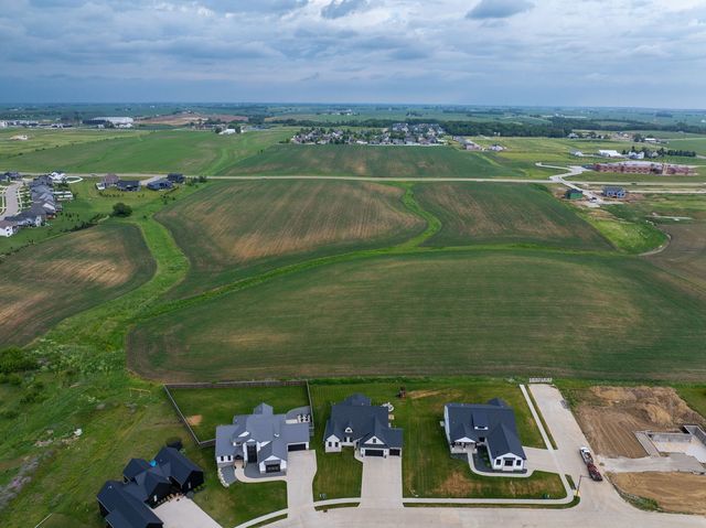 6524 Meghan Avenue, Bettendorf, IA 52722