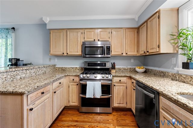 906 Ashbrook Landing Rd, Midlothian, VA 23114