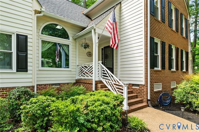 906 Ashbrook Landing Rd, Midlothian, VA 23114