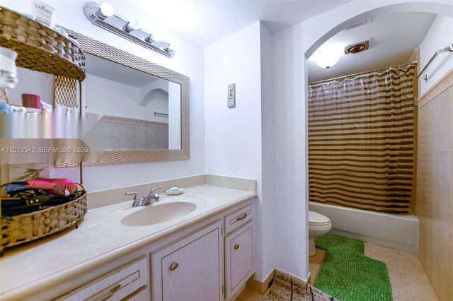 18051 Biscayne Blvd 1102, Aventura, FL 33160