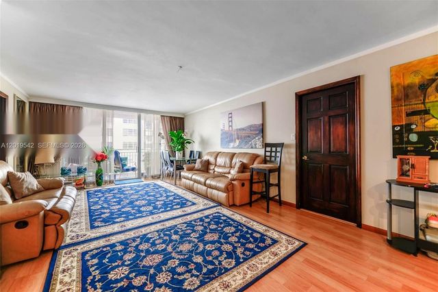 18051 Biscayne Blvd 1102, Aventura, FL 33160