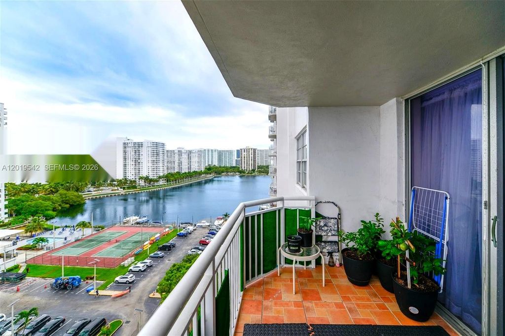 18051 Biscayne Blvd 1102, Aventura, FL 33160