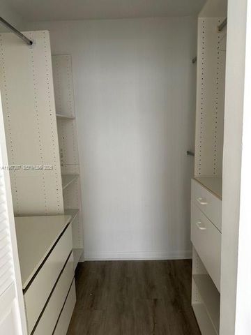 17021 N Bay Rd 904, Sunny Isles Beach, FL 33160