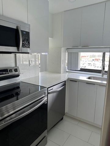 17021 N Bay Rd 904, Sunny Isles Beach, FL 33160